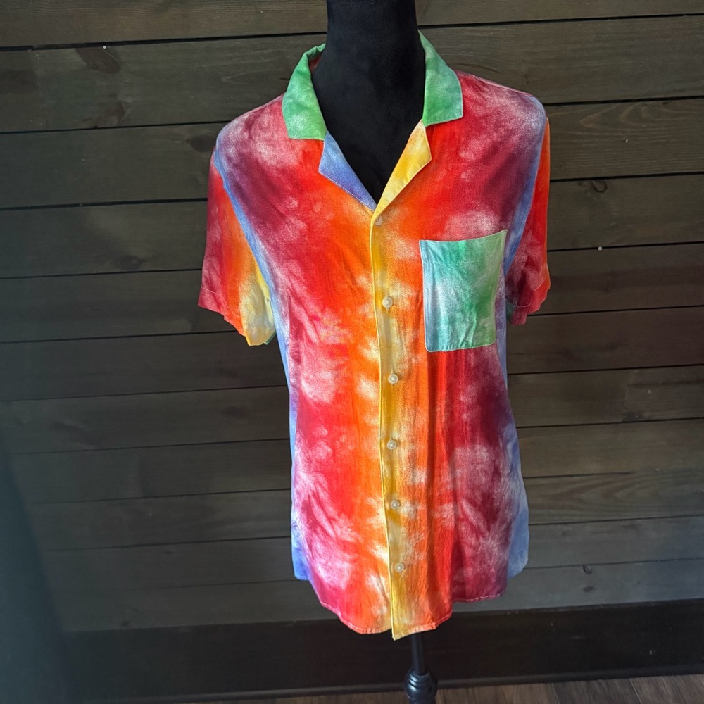 Trinity Collective Men's Multicolor Tie-Dye Short Sleeve Button-Up Shirt Small